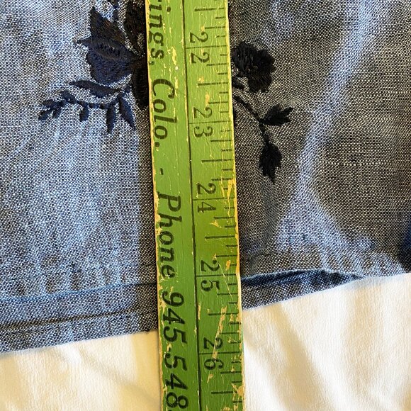 Puff Sleeve Blue Linen Top with Embroidered Flowers - Picture 5 of 8